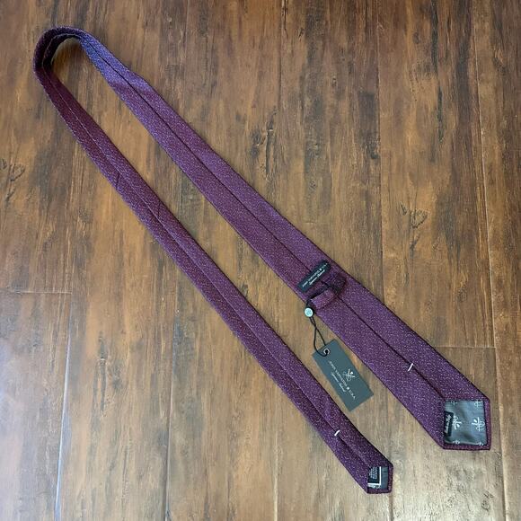 JOHN VARVATOS USA Neck Tie Mens Burgundy Silk Flecked Signature Tailored NWT - Picture 3 of 10